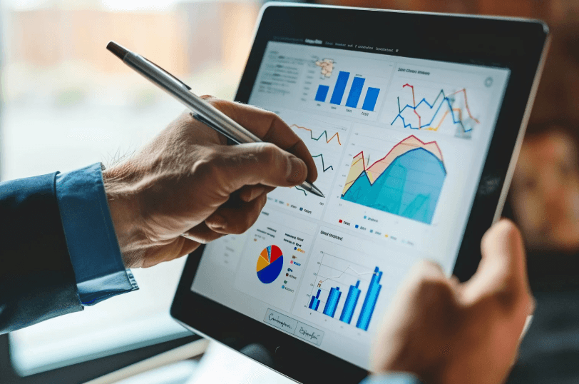 KI-gestützte CRM-Entwicklung für europäische Unternehmen: Intelligentere Vertriebs- und Kundenmanagementsysteme