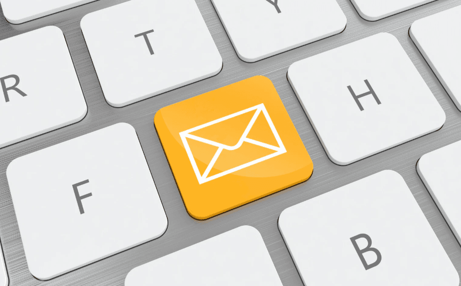 KI-gestützte E-Mail-Management-Systeme für Unternehmen: Interne Kommunikation im großen Maßstab automatisieren