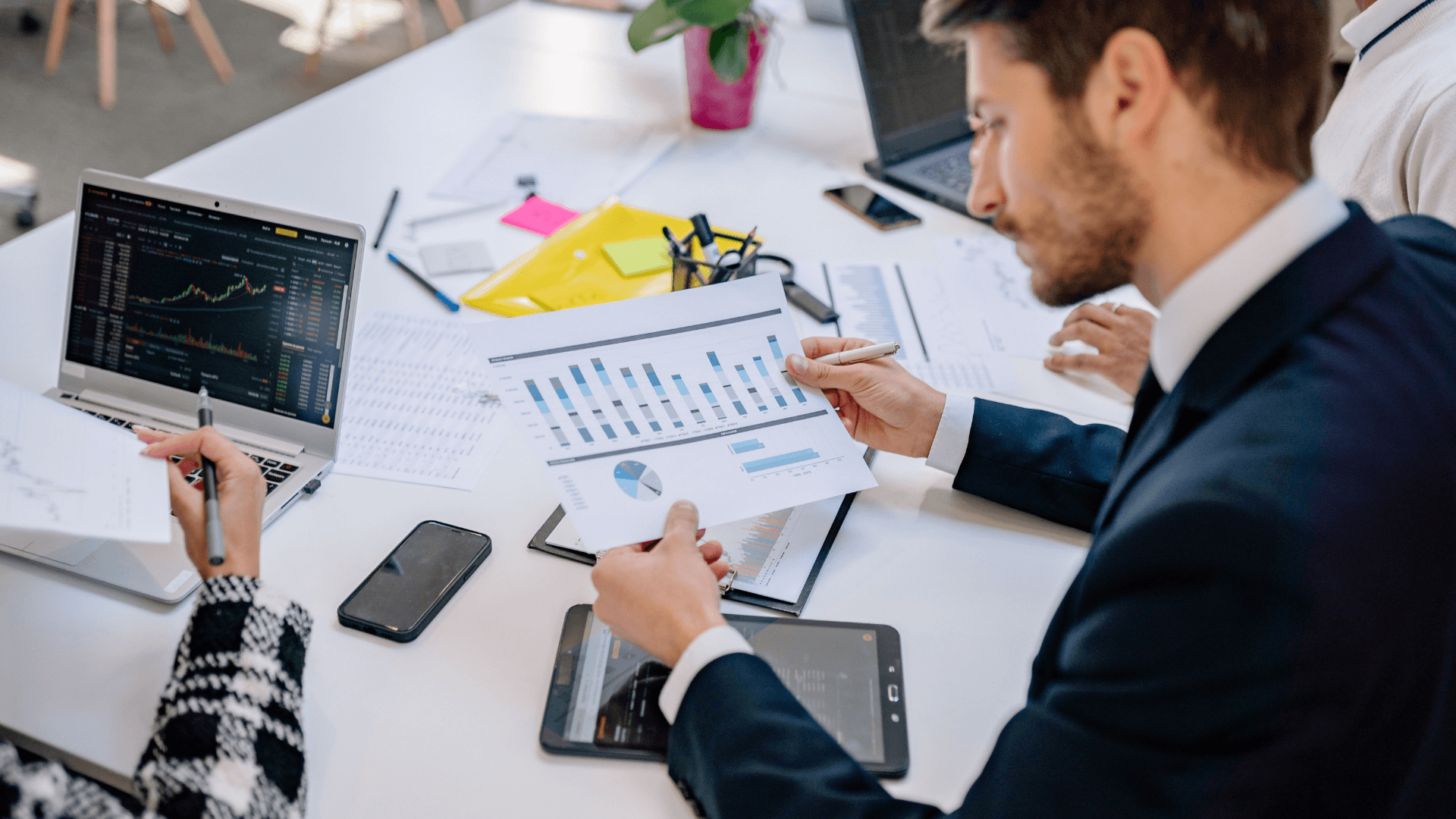 Investitionsstrategie für Künstliche Intelligenz in mittelständischen Unternehmen