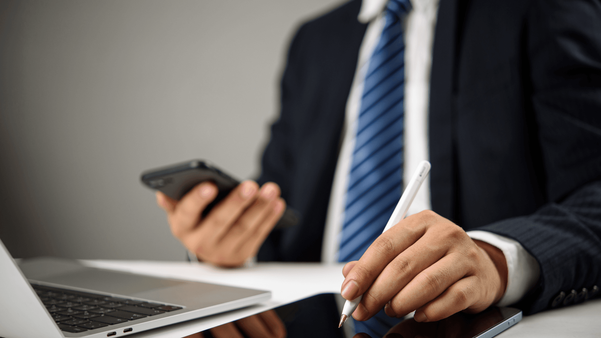 Enterprise Decision Intelligence: Wie Unternehmen mit KI bessere Geschäftsentscheidungen treffen