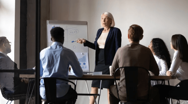 Individuelle Learning Management Plattformen für Unternehmen: KI gestützte Corporate Training Systeme in Europa