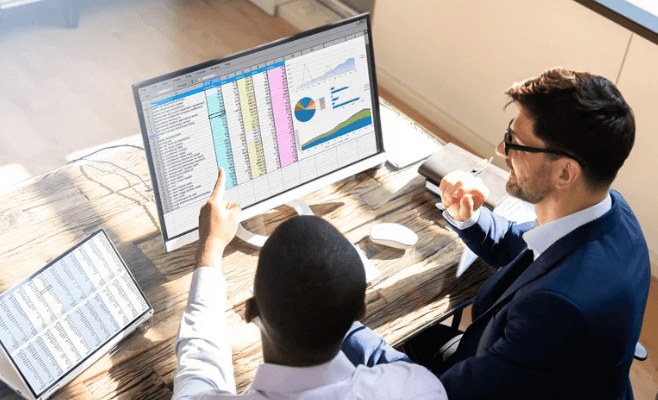 Warum europäische Unternehmen Tabellenkalkulations Workflows durch individuelle interne Plattformen ersetzen