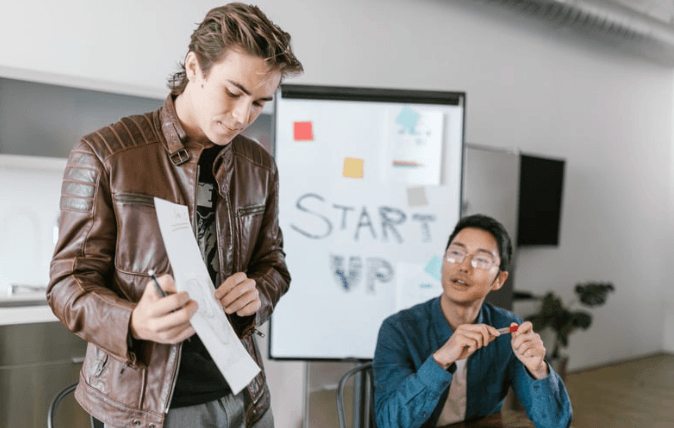 Kaufen Oder Entwickeln? Ein Leitfaden Für Startup Gründer